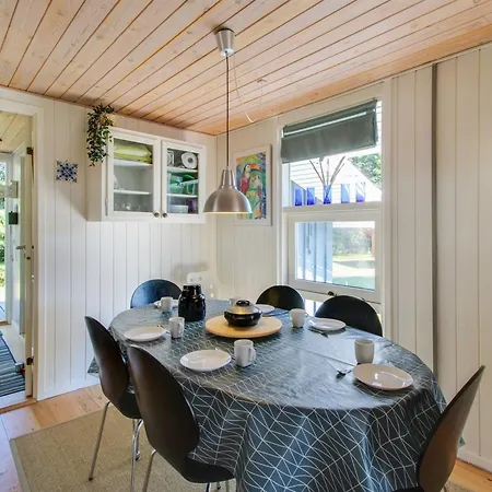 Antoinette - 500m From The Sea By Interhome *