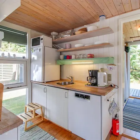 Antoinette - 500m From The Sea By Interhome * Hals