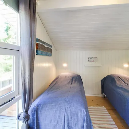 Antoinette - 500m From The Sea By Interhome *