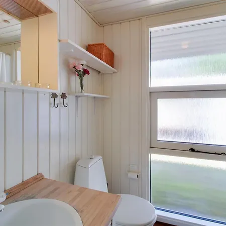 Antoinette - 500m From The Sea By Interhome *